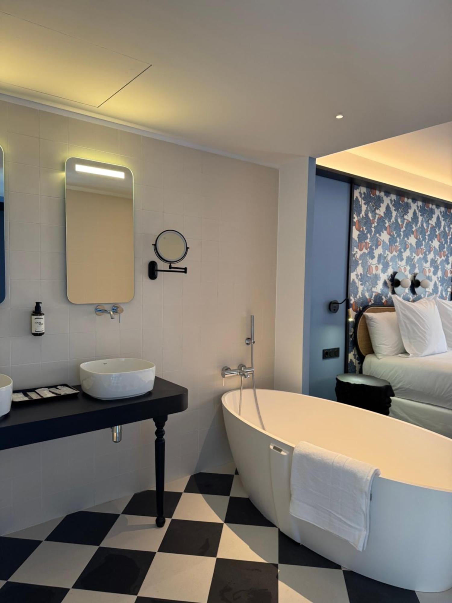 Hotel Divino & Apartments 菲格拉斯 外观 照片