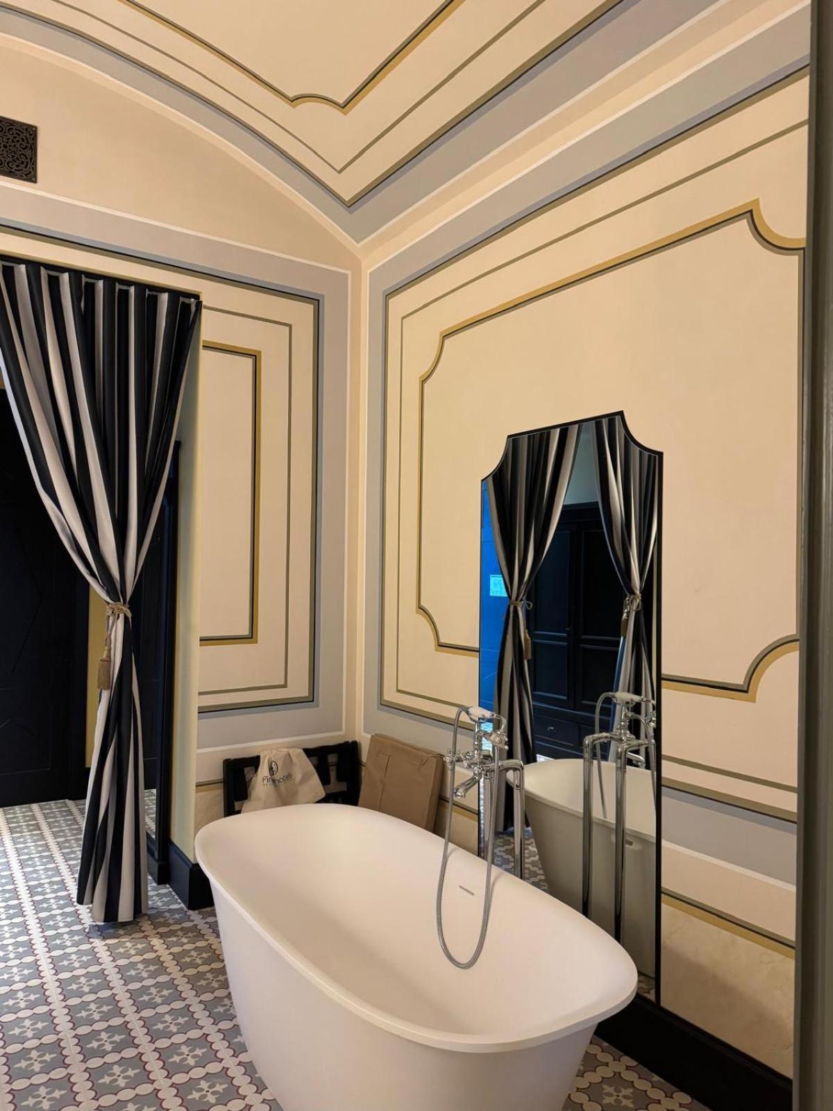 Hotel Divino & Apartments 菲格拉斯 外观 照片
