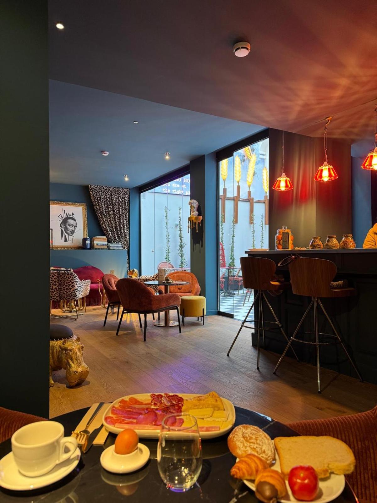 Hotel Divino & Apartments 菲格拉斯 外观 照片