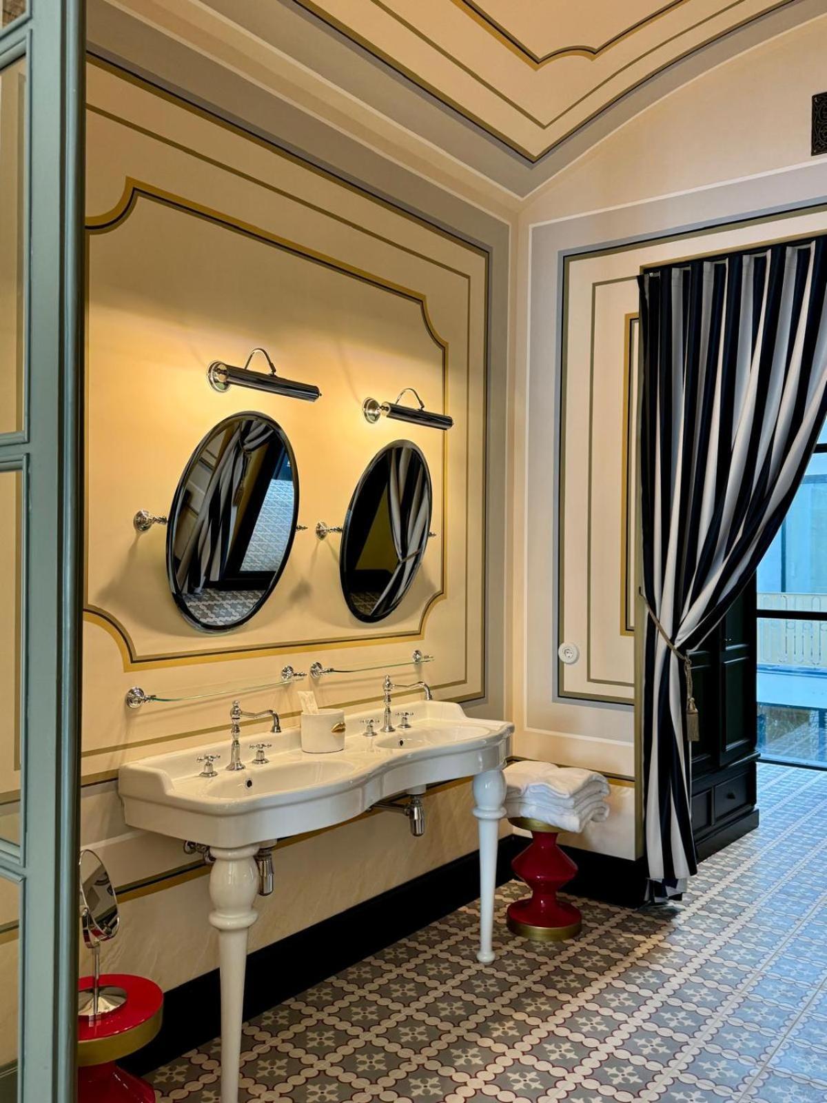 Hotel Divino & Apartments 菲格拉斯 外观 照片