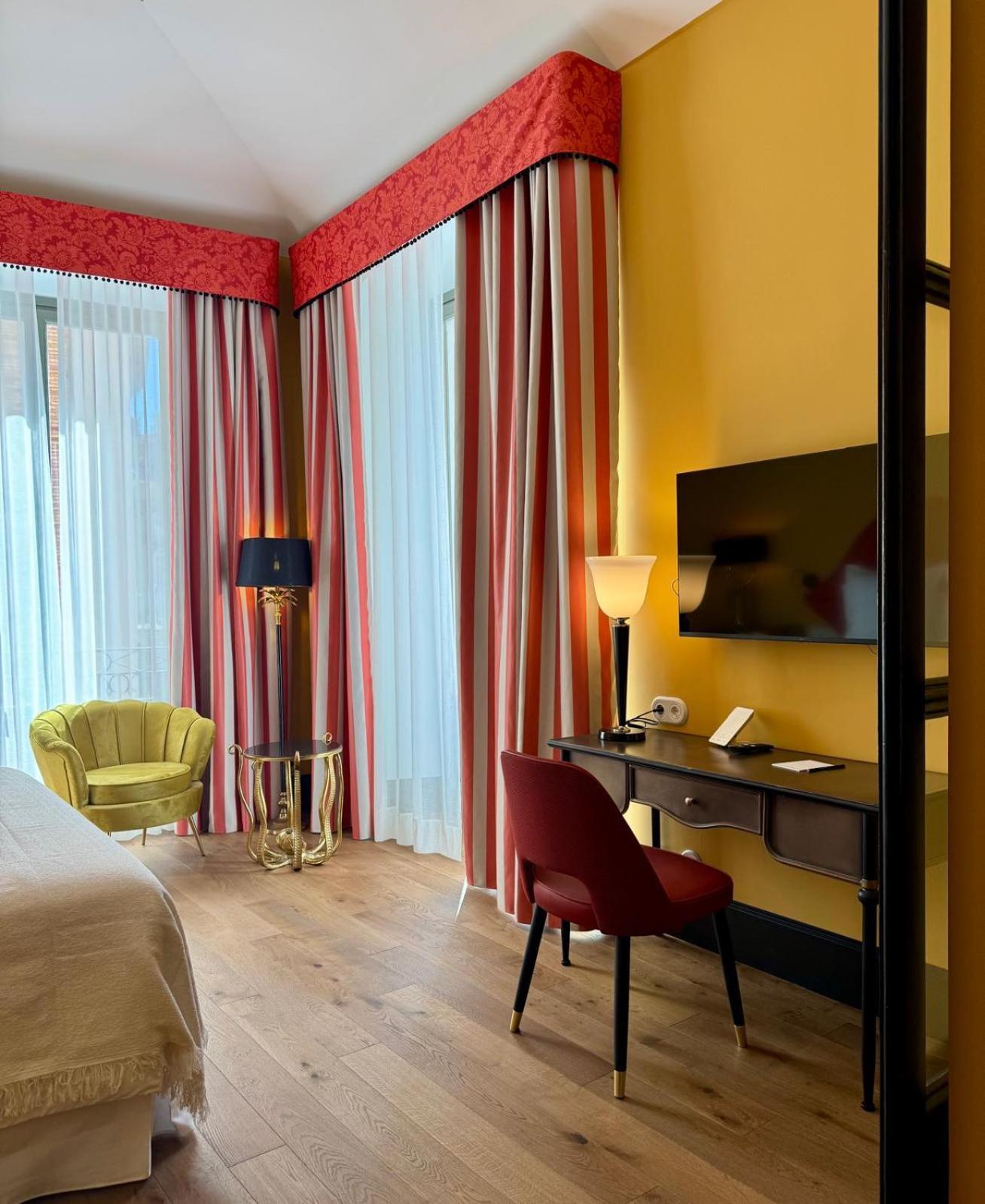 Hotel Divino & Apartments 菲格拉斯 外观 照片