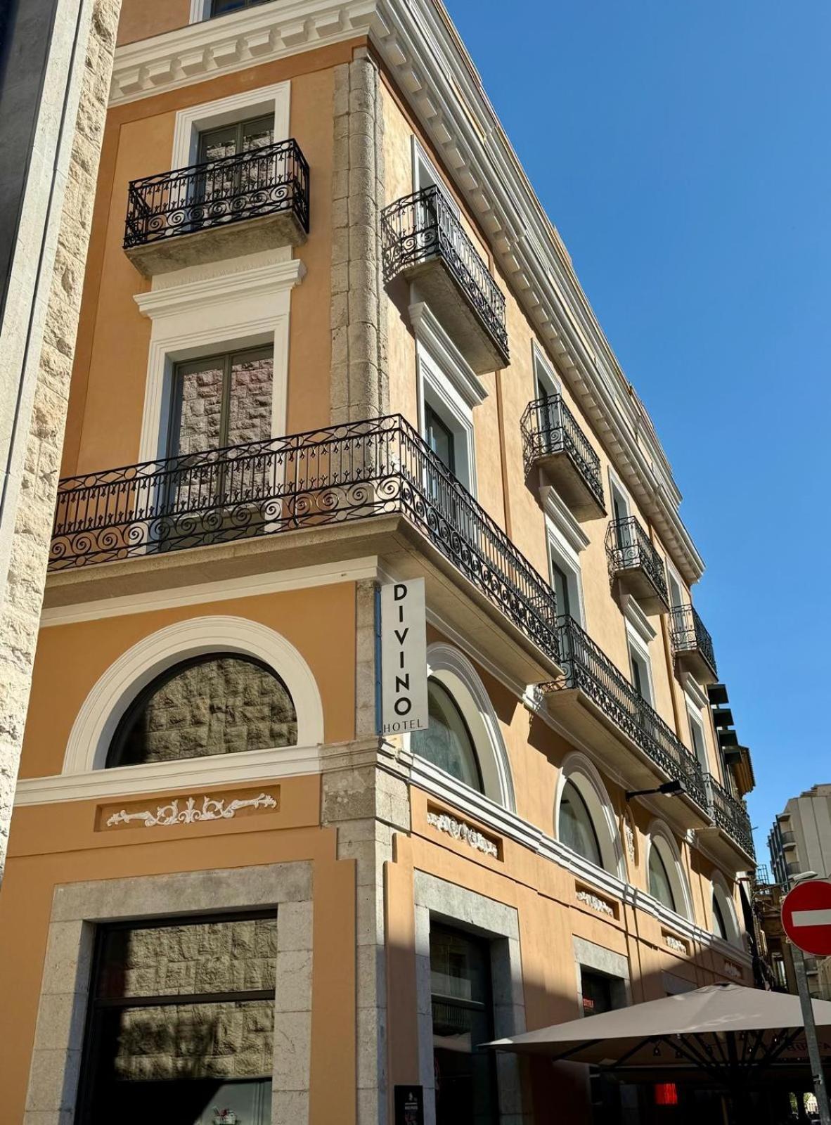 Hotel Divino & Apartments 菲格拉斯 外观 照片