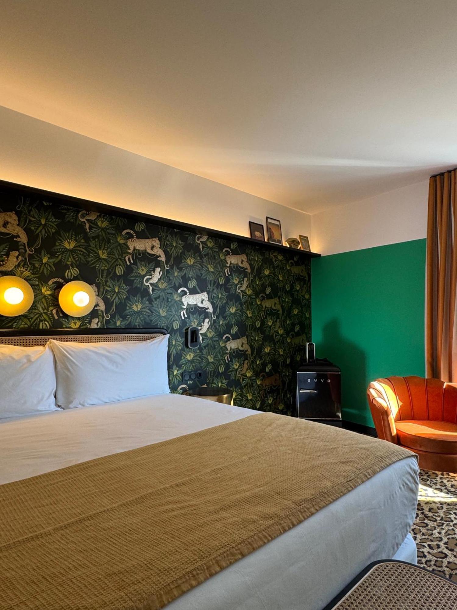 Hotel Divino & Apartments 菲格拉斯 外观 照片